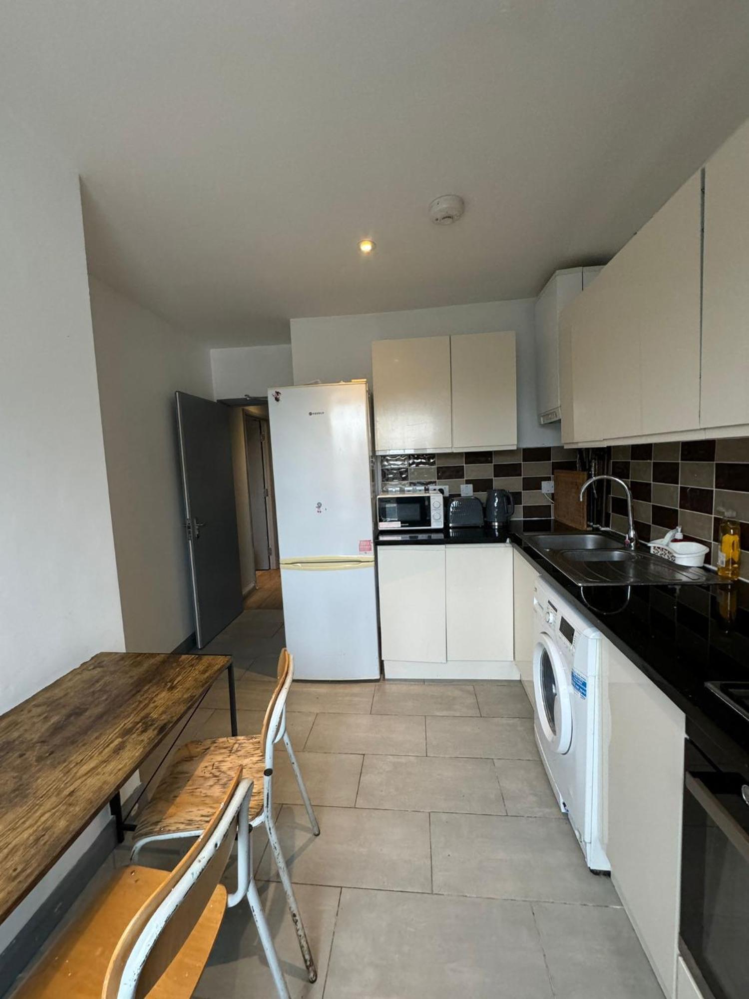 2 Bedroom Flat In Euston 2 Mins Away From Station, No Lift London Exterior foto