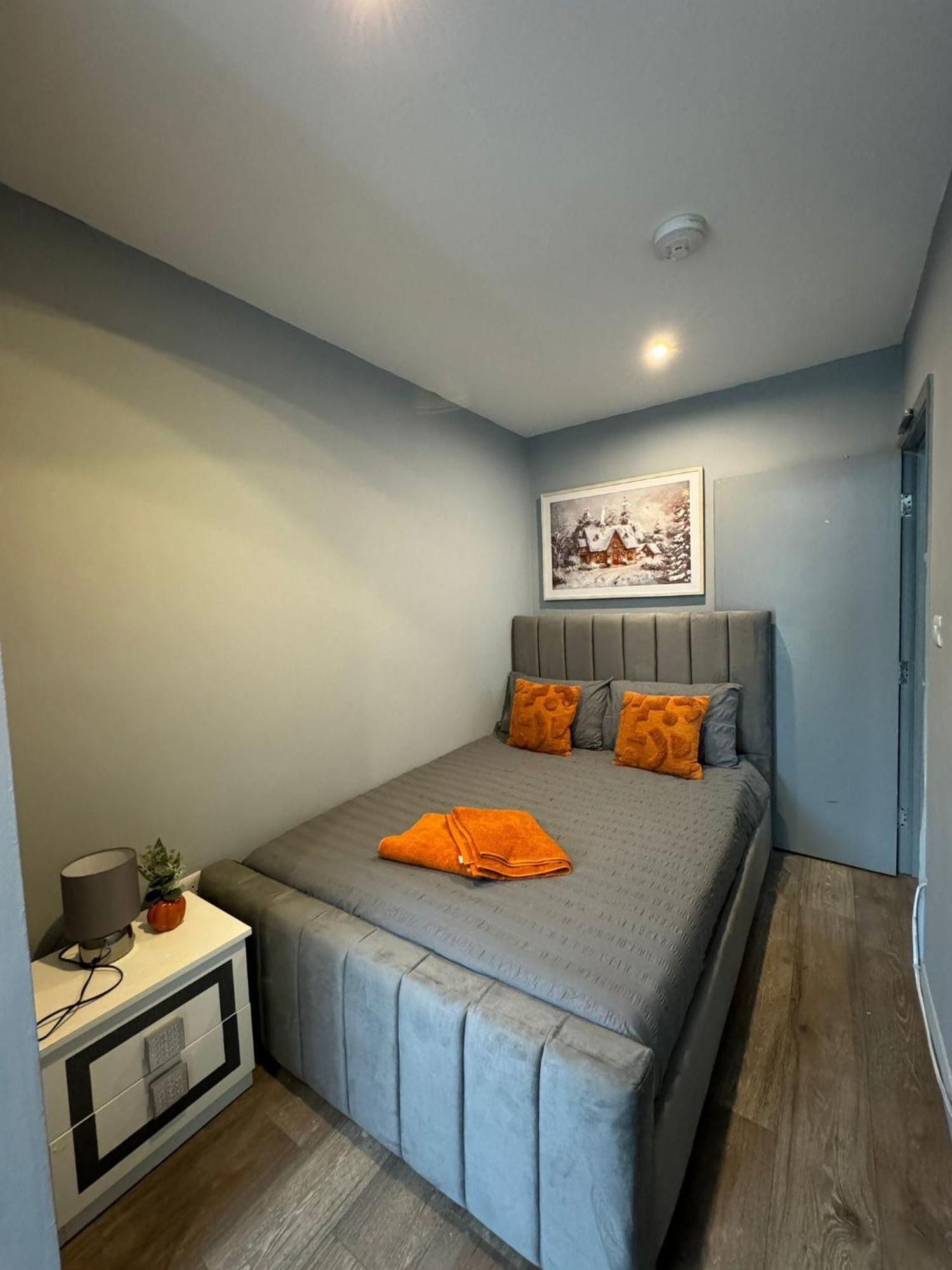 2 Bedroom Flat In Euston 2 Mins Away From Station, No Lift London Exterior foto